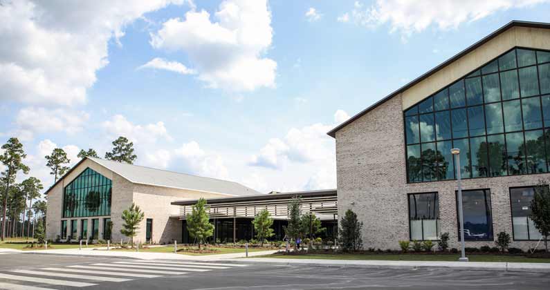 Front view of PCOM South Georgia's medical and grad school building