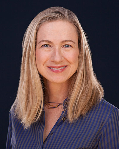 Headshot photograph of Elizabeth A. DeFoney Olek, DO ’91, MPH