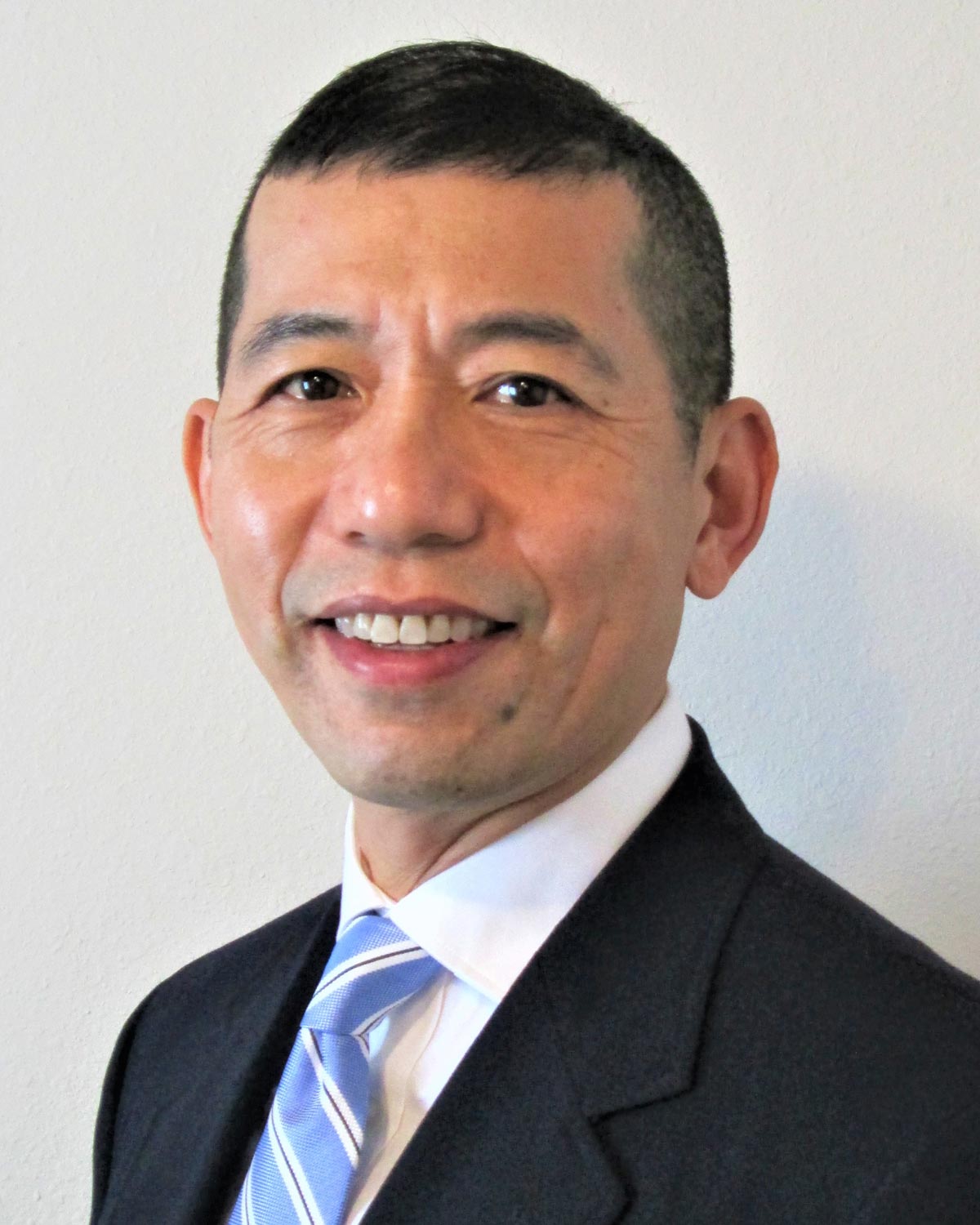 Headshot photograph of Hsin-liang (Oliver) Chen, PhD, PCOM's chief library services officer