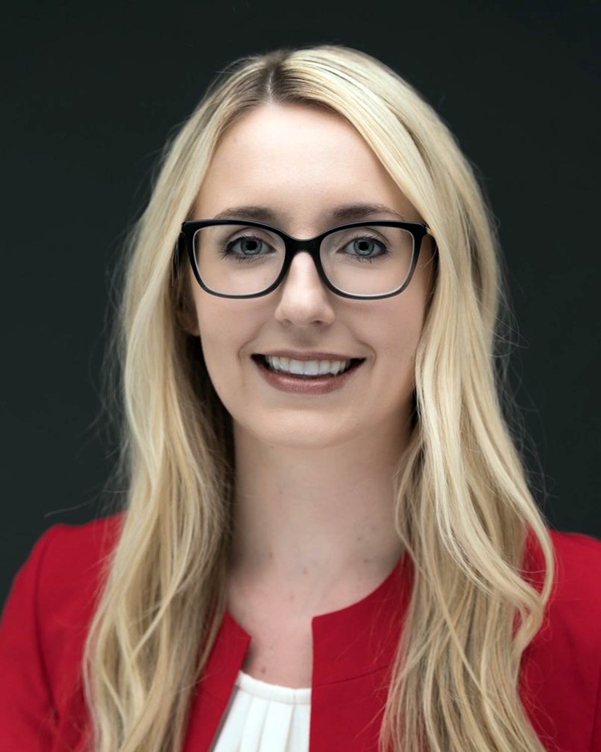 Professional headshot of GA-PCOM medical student Farrah Rink (DO '19)