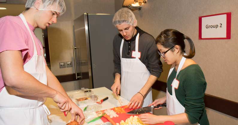 PCOM DO Students Learn Healthy Cooking Through Culinary Medicine