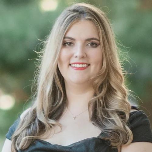 Professional headshot of Zoe Barrett (DO ’29)