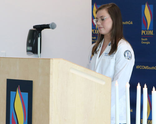 PCOM South Georgia medical student Teighlor Livingston (DO ’26) speaks at a podium