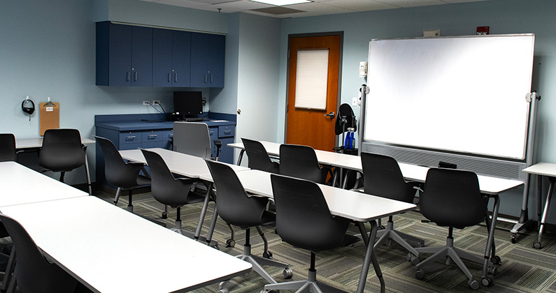 Debriefing area Debriefing classroom located in the PCOM CLAC Sim Center