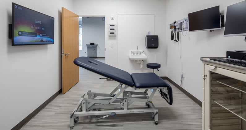 Patient exam room at the PCOM South Georgia Simulation Center