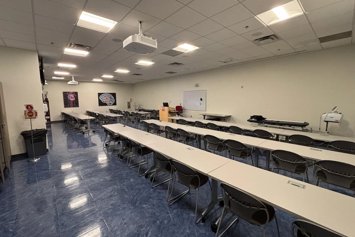 Another long photo shot of the DPT program's multipurpose classroom