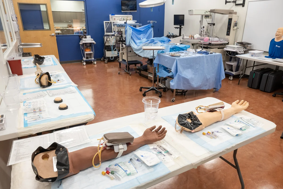 Surgery table and stations and equipment in the Simulation Center
