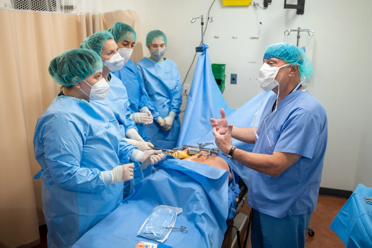 Surgery lesson in the Simulation Center