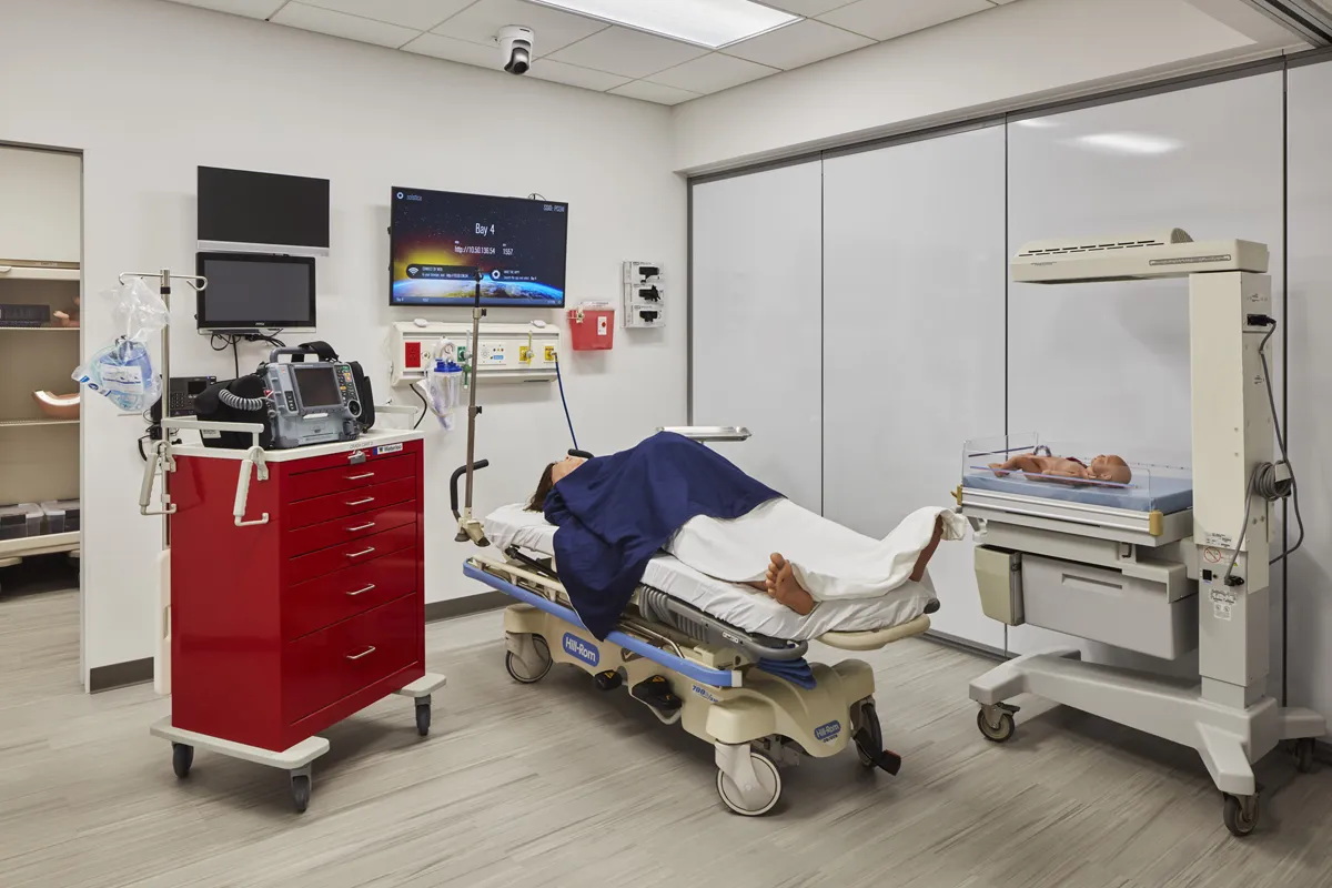 Birthing area, equipment, mannequins in the Simulation Center at PCOM South Georgia